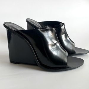 Zara black leather wedge shoe size 40 (size 9)